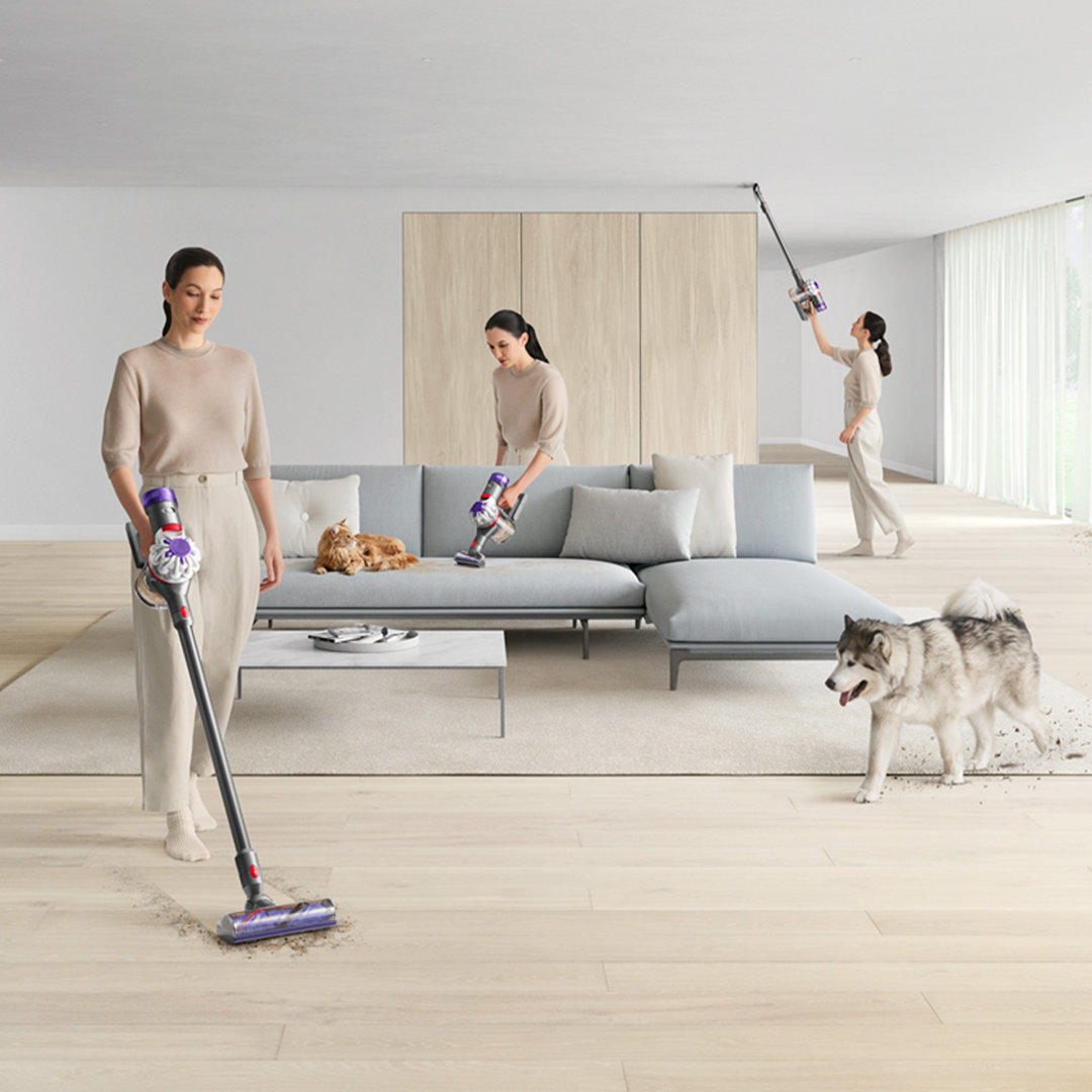 Dyson V8 Cordless Vacuum with 5 Extra Accessories